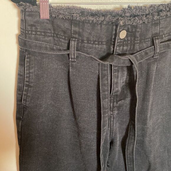 REDIAL- Paper-bag waisted raw hem cut-off jeans- faded black/grey- Size 12 - Picture 3 of 11